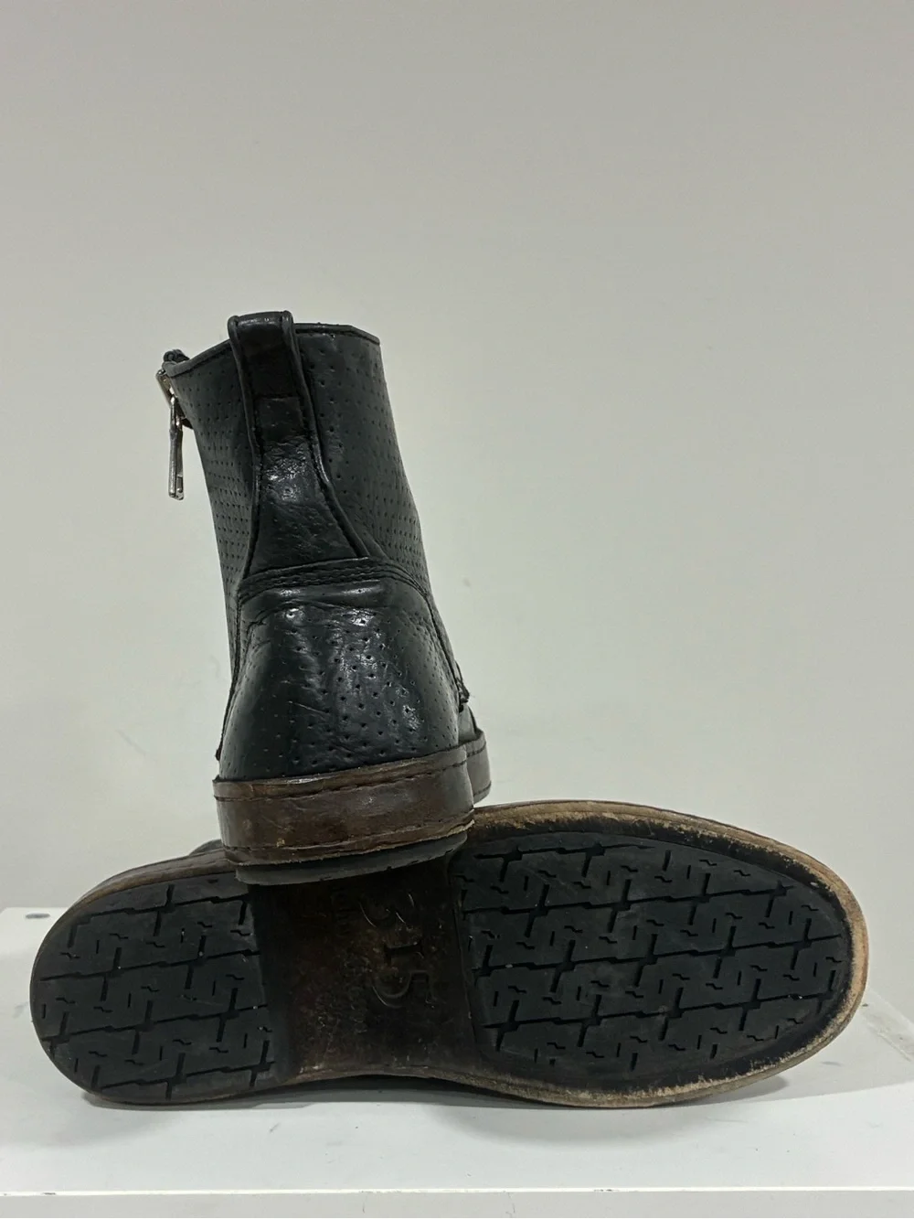 John Varvatos Artisanal Sneaker Size 8.5